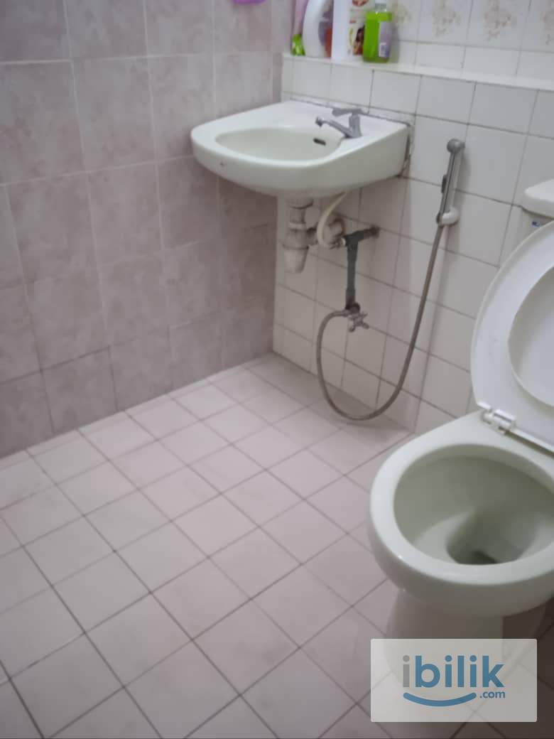 PJ SS22 ~Middle Room for rent- Near Atria Mall-- Utilities INCLUDED!! - Image 2