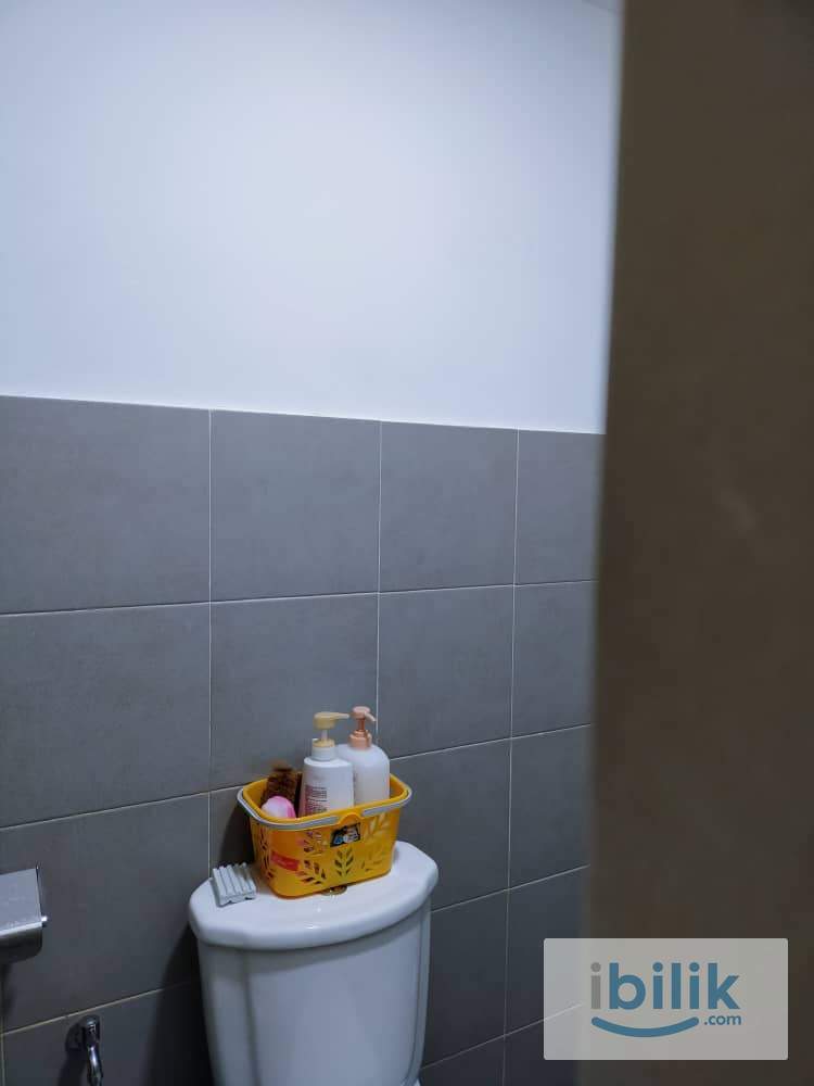 Middle Room - Image 2