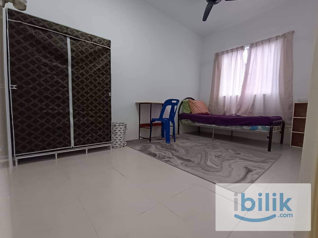 Middle Room - Image 1