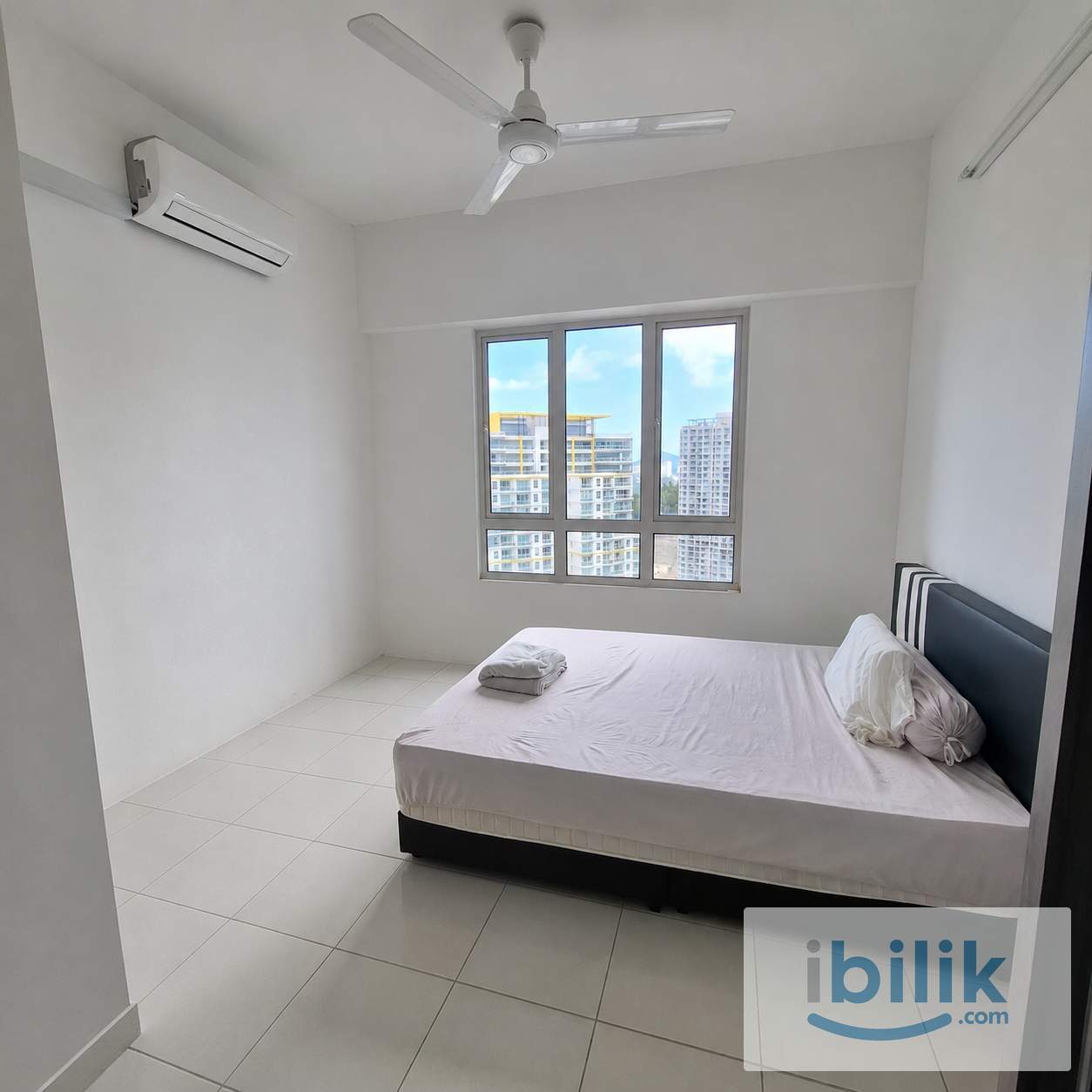 Single Room with Private Bathroom - Image 1