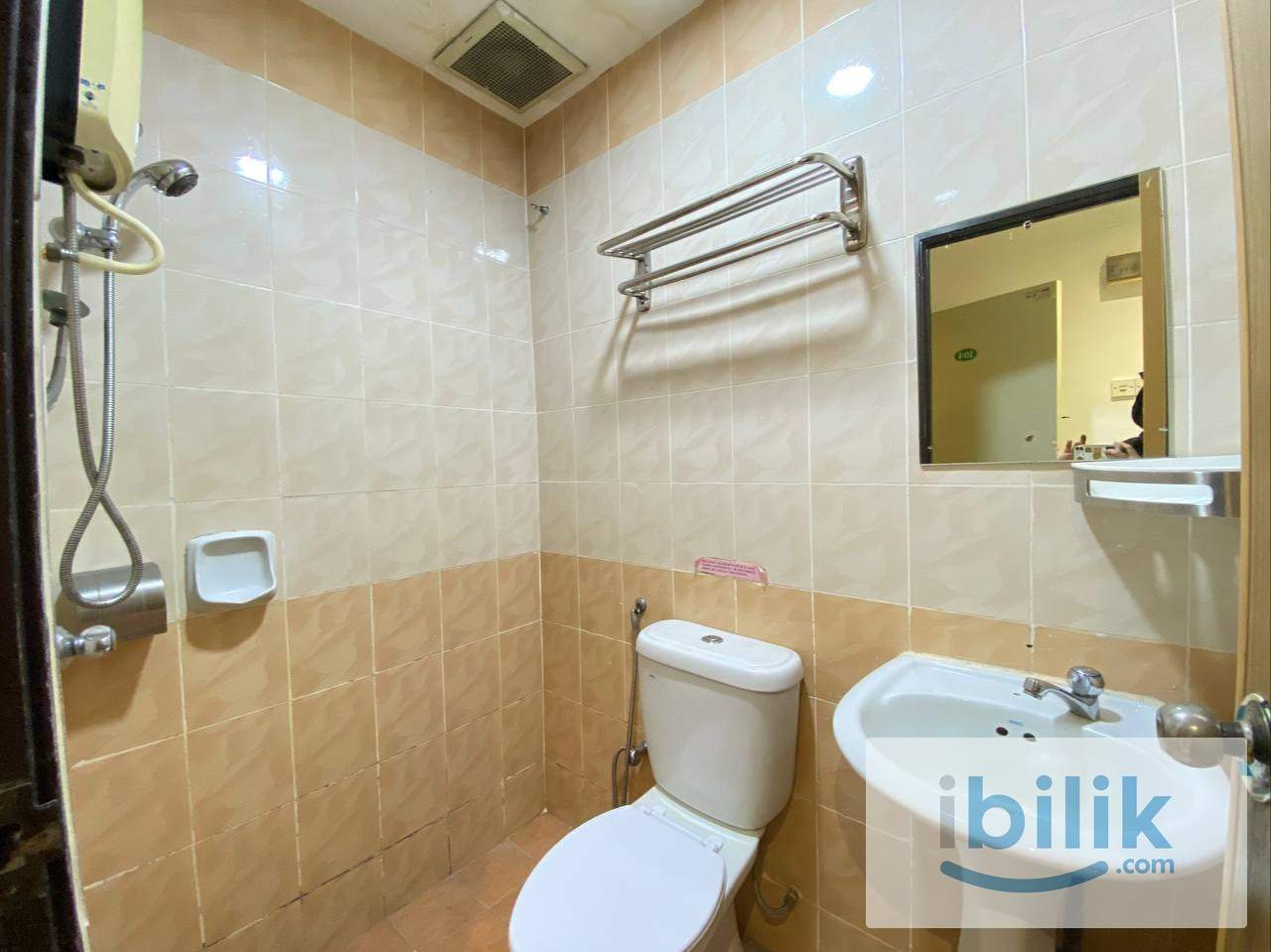 Labor Day Promo ⭐ Zero Depo Room for Rent near LRT Masjid Jamek - Image 5