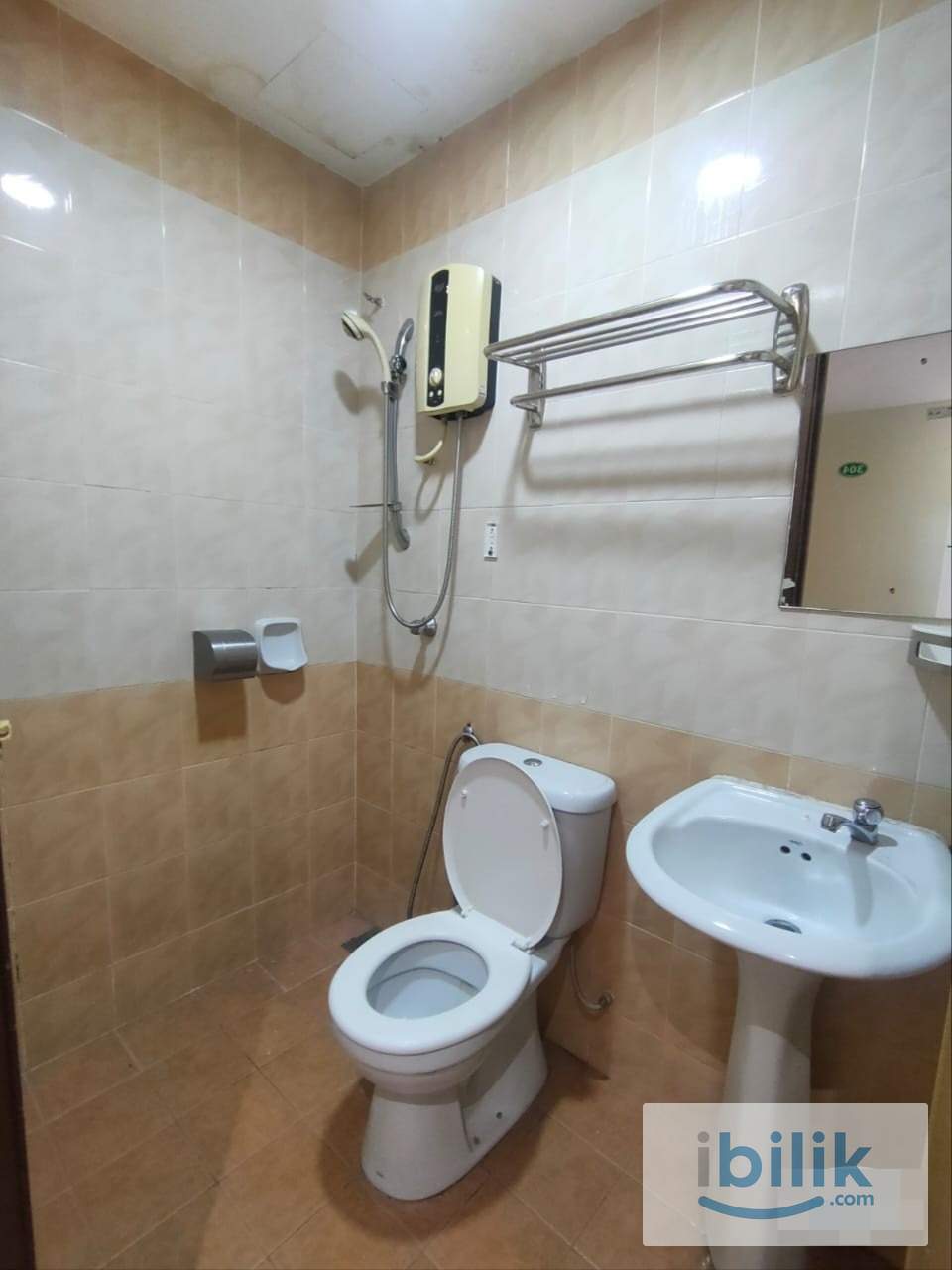 Labor Day Promo ⭐ Zero Depo Room for Rent near LRT Masjid Jamek - Image 6