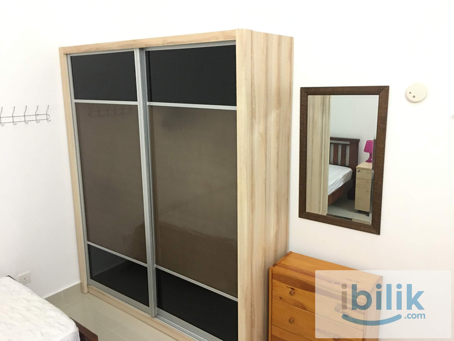 Furnished Middle Room Near Paramount LRT, Petaling Jaya - Image 1