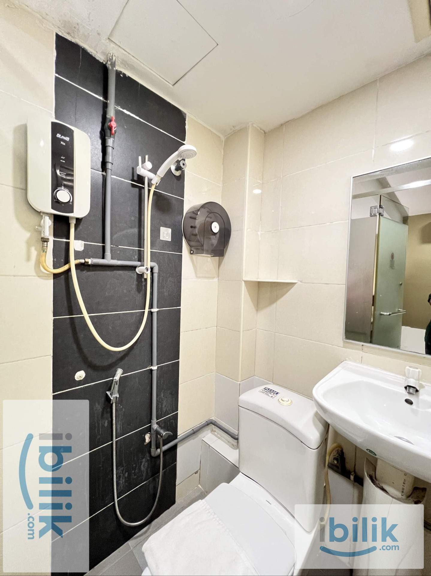 Private Toilet Furnished Room for Rent near Sri Raya MRT, Bandar Mahkota Cheras - Image 1