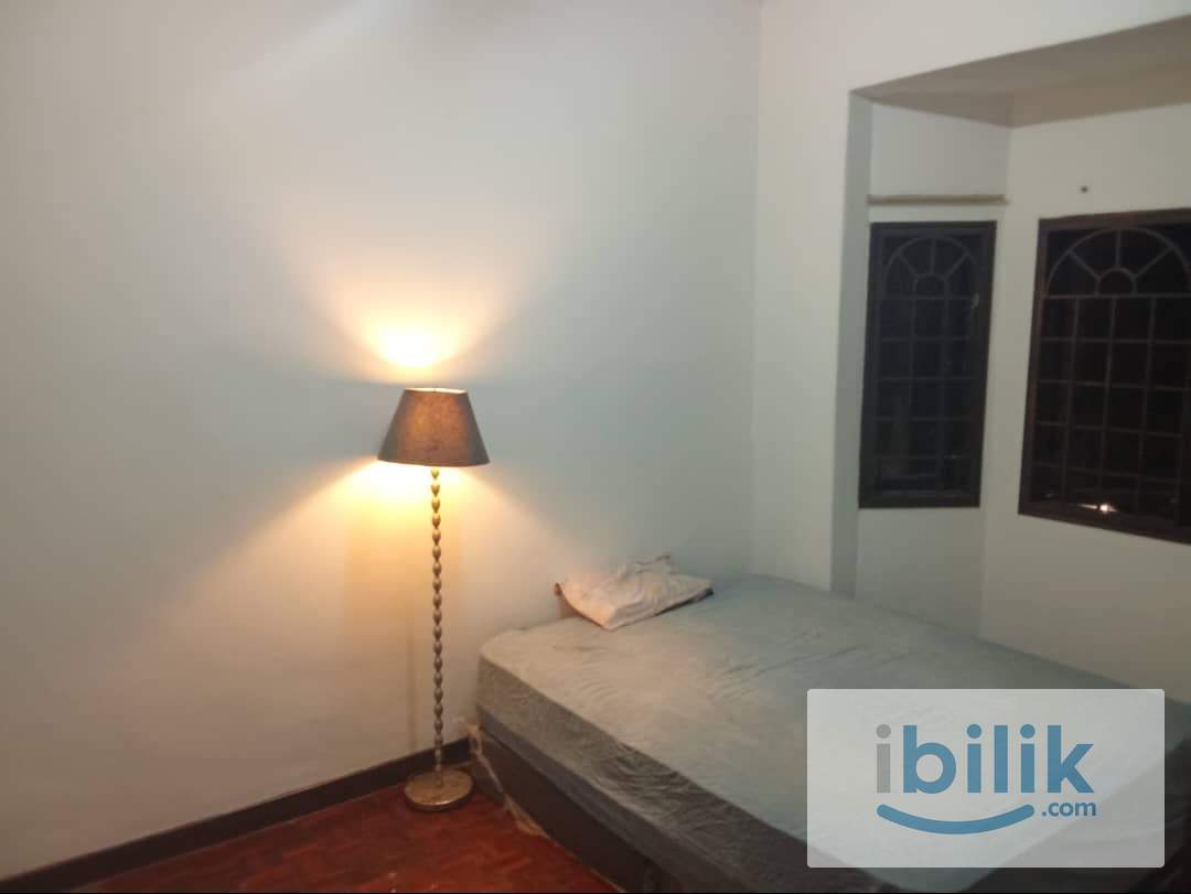 Master room (landed hse) 5 mins to LRT 24/7 security - Image 4
