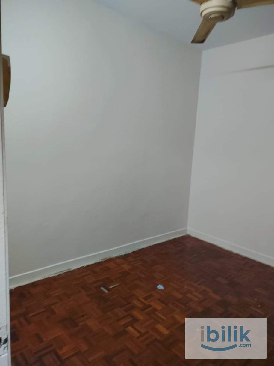2 rooms for rent partly furnished at goodyear Court 5 near LRT - Image 2