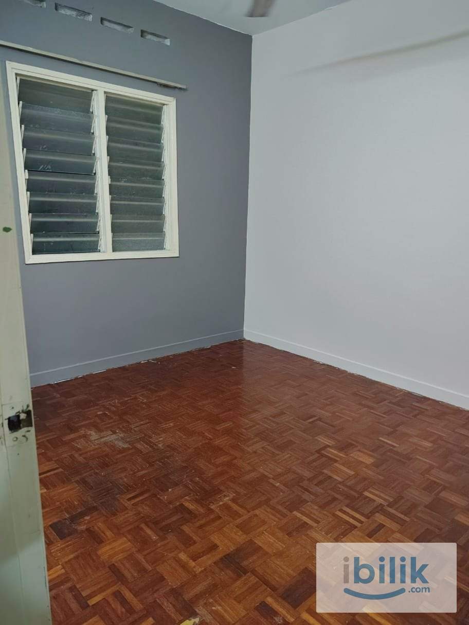 2 rooms for rent partly furnished at goodyear Court 5 near LRT - Image 5