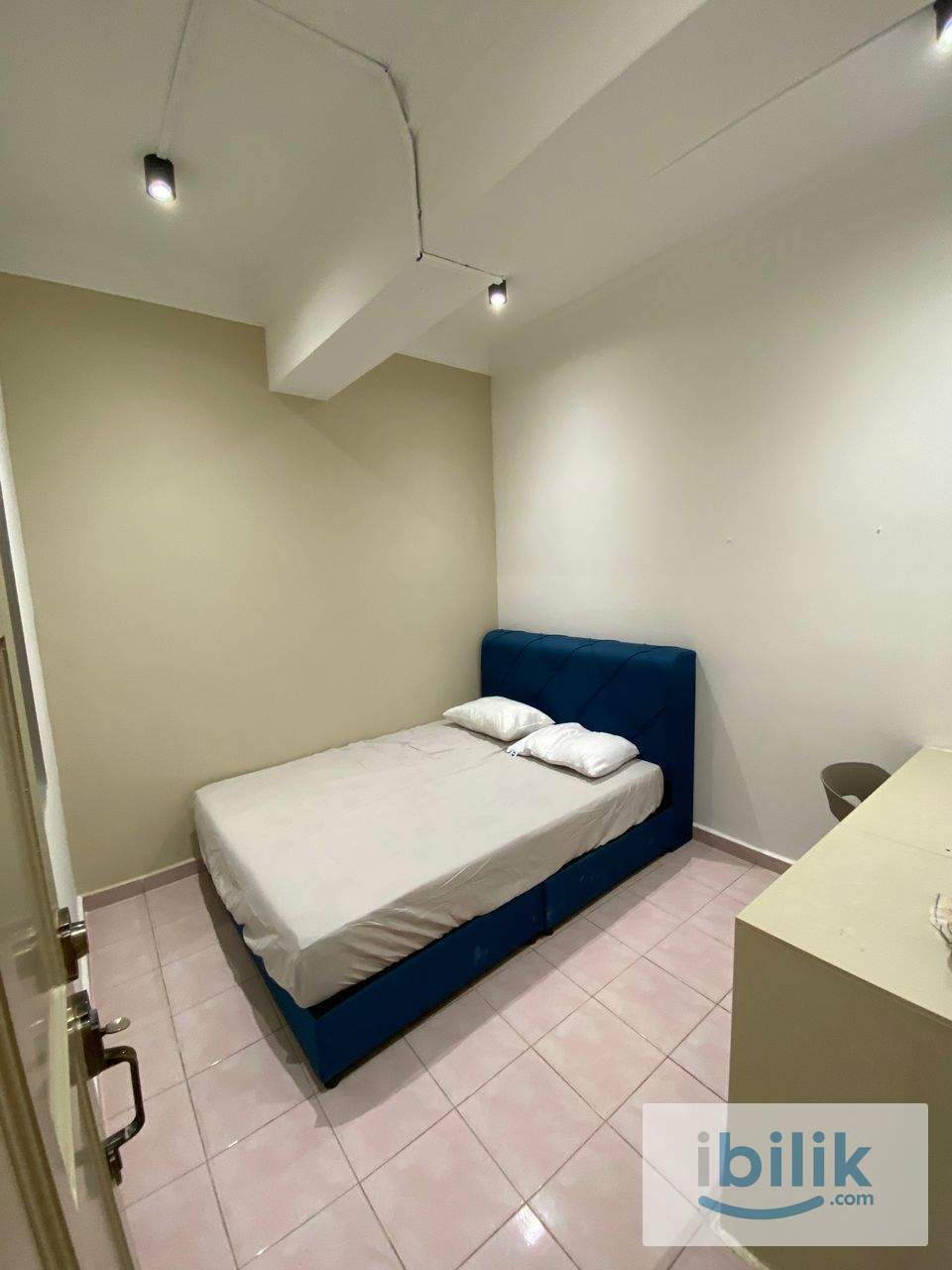 Near LRT Wangsa Maju, 3mins walk 🚶🏻 Melawati Mall Room rent with Toilet - Image 1
