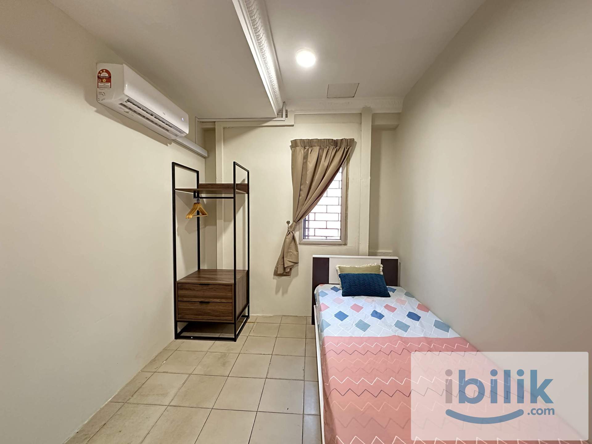 🌈 Easy Move In 🔑Zero Deposit Room for Rent near Pasar Seni, Petaling Street - Image 1