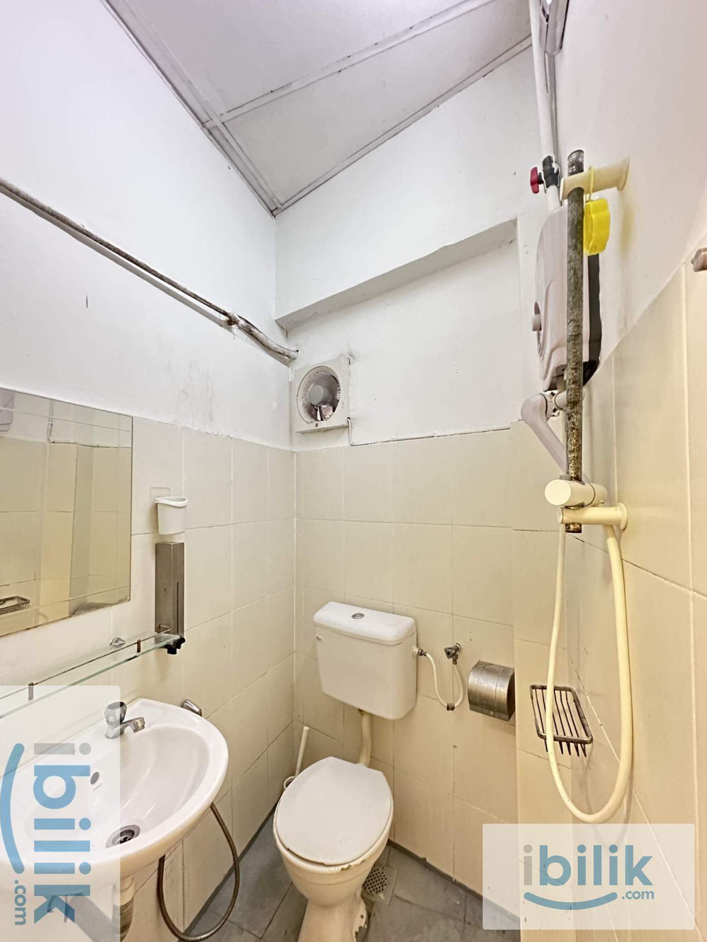 FLASH JULY PROMO‼️Queen Private Room in Bukit Bintang near Jalan Alor - Image 2