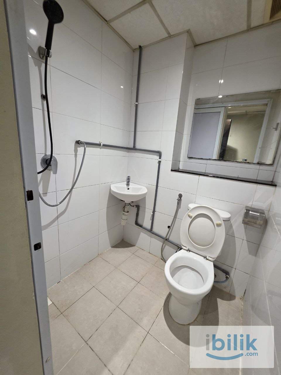 Just 5 Mins🚶‍♂️to Chan Sow Lin MRT Station🚉Private Queen Room For Rent in Sungai Besi - Image 5