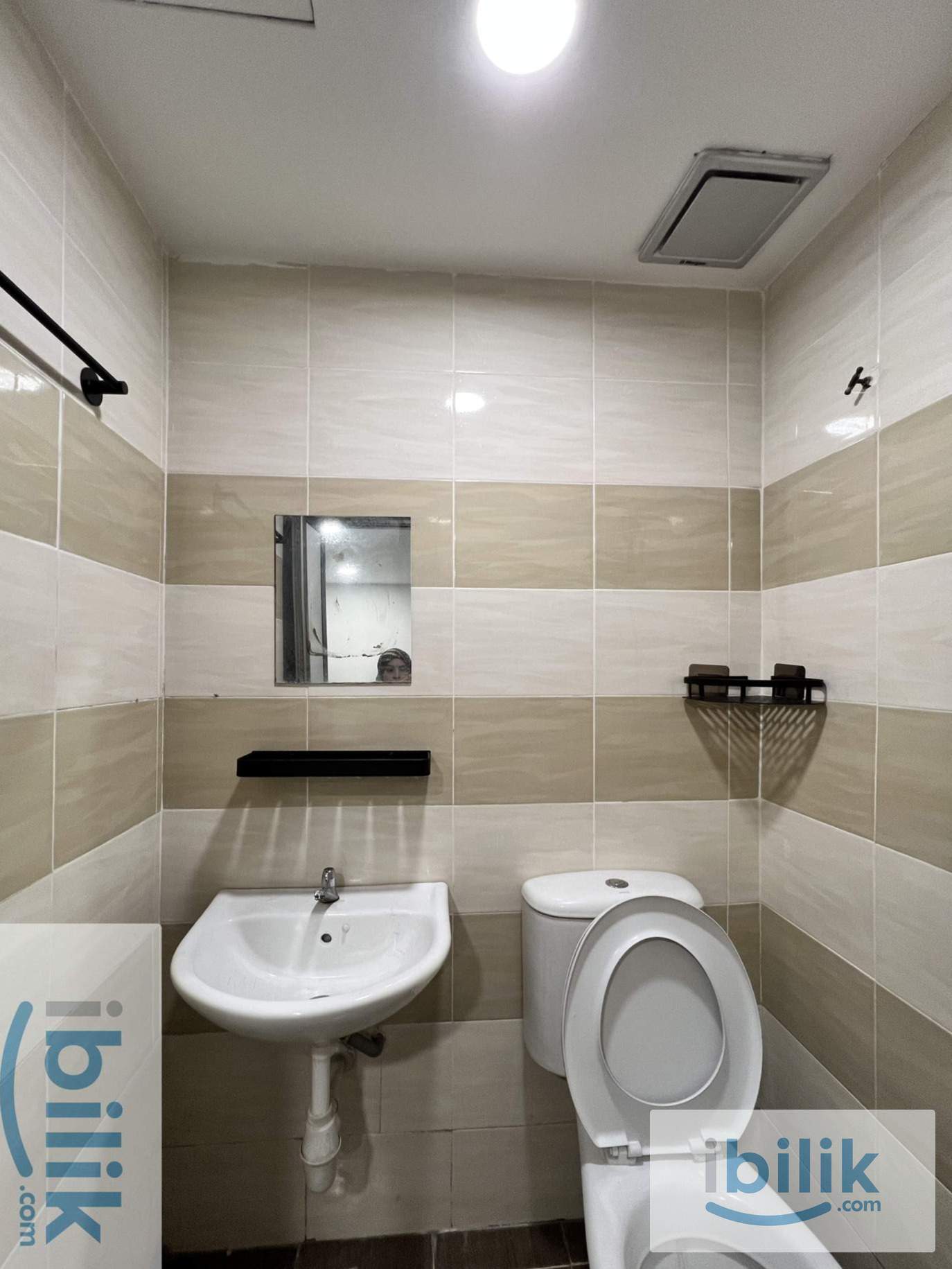 5Mins 🚗to Serdang KTM Station! 🚫NO DEPOSIT! Private Room Rent in Seri Kembangan - Image 3