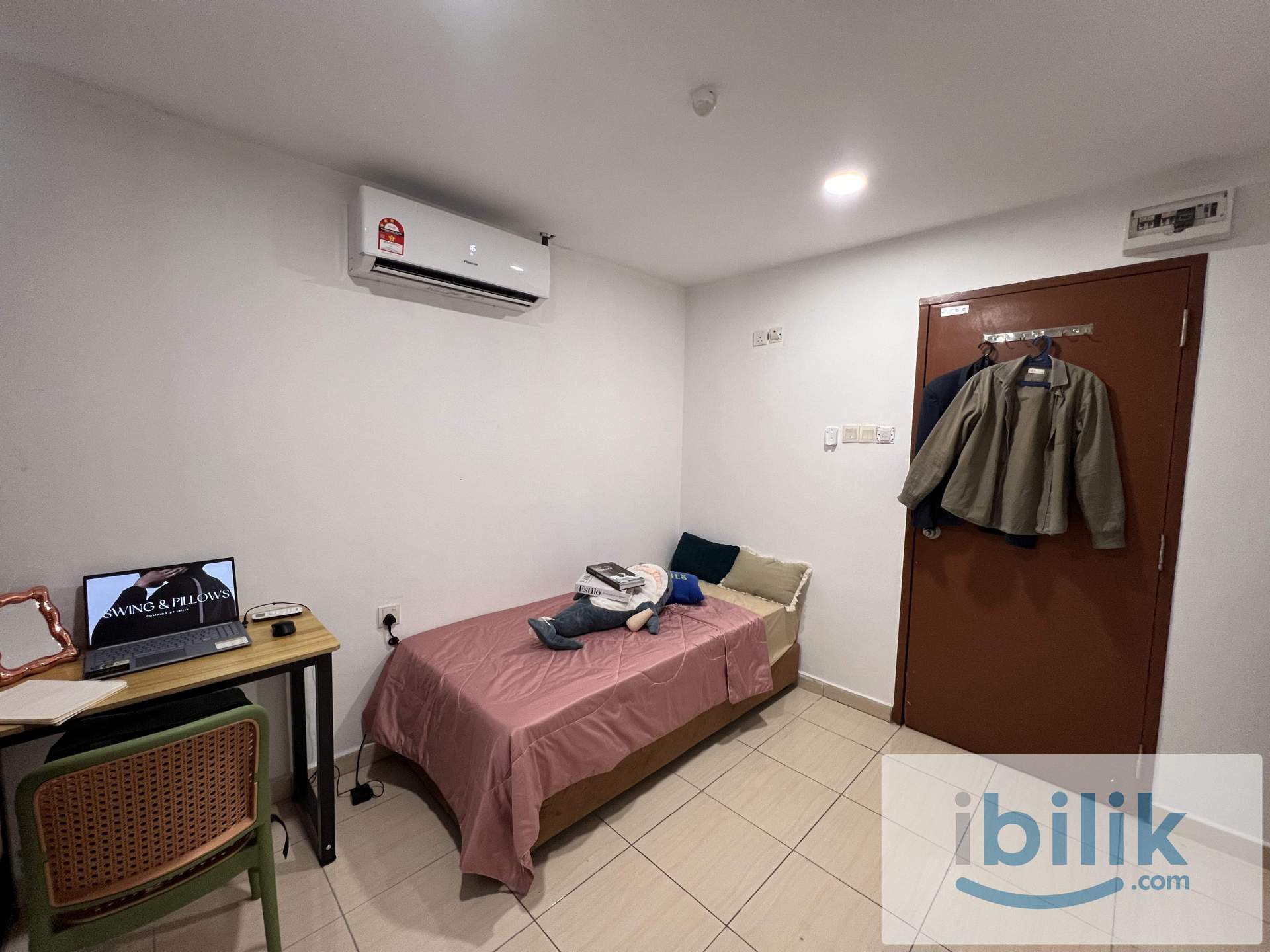 Single Private Room with 🪟 in Seri Kembangan Near 🚉 MRT Serdang Raya - Image 1