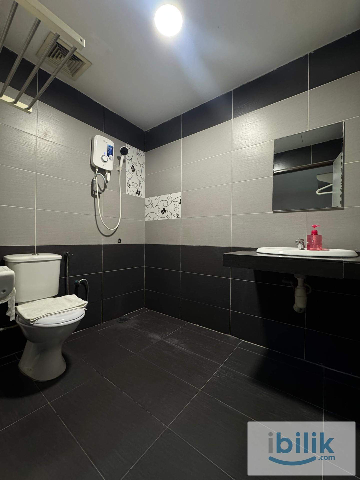 EARLY BIRD EXTRA PROMOTION SPECIAL ON RAYA🌟 CO-LIVING ROOM FOR RENT IN KUCHAI LAMA🏠 ATTACHED BATHROOM WITH 0 DEPOSIT✅ - Image 2