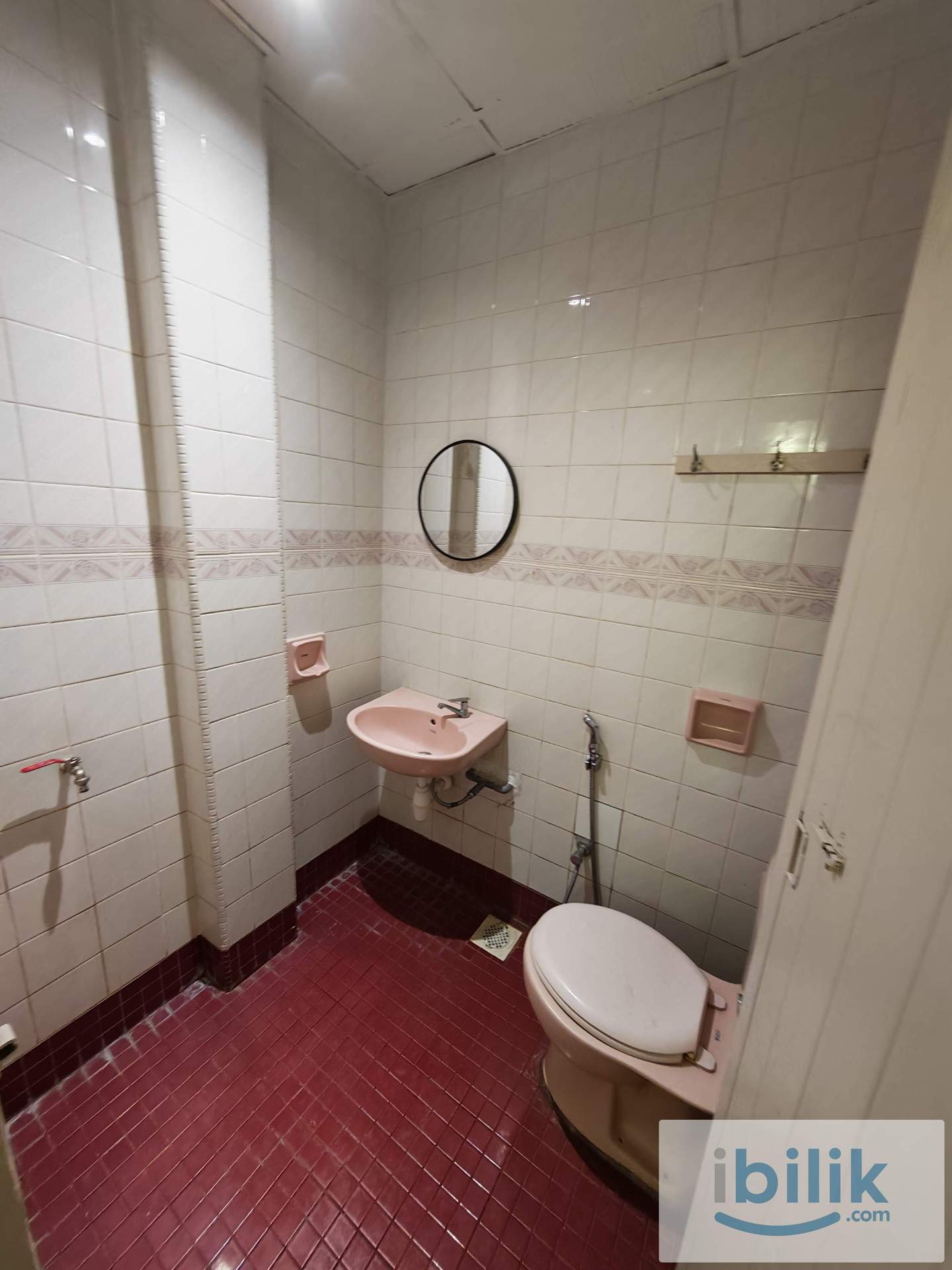 PRIVATE BATHROOM 💯 LOW DEPOSIT 🔥 ONE LINE TO KLCC ✨ - Image 4