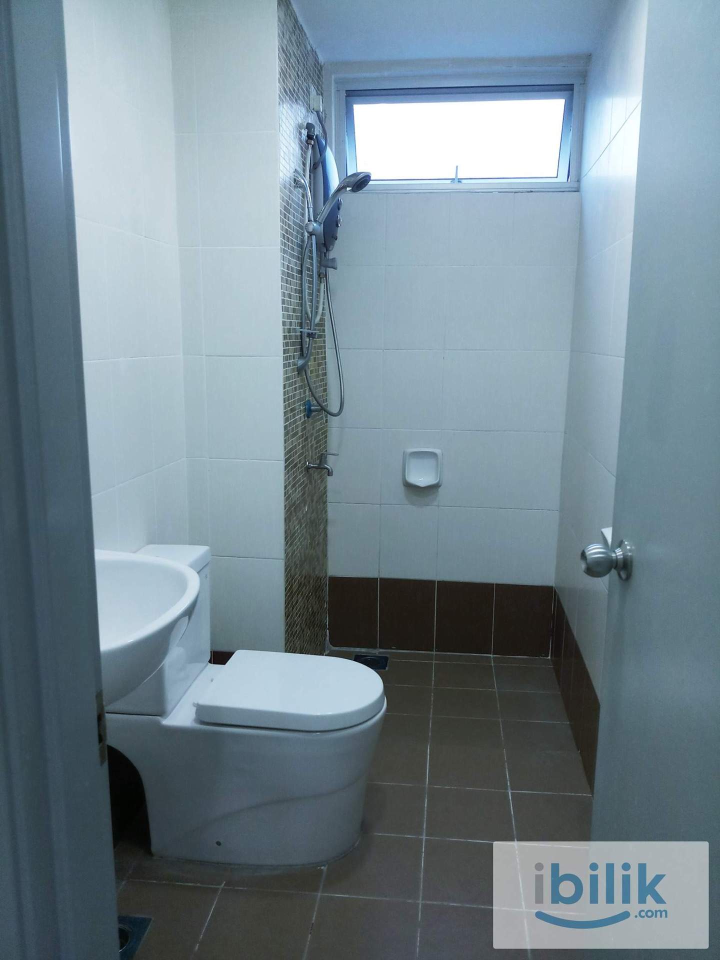MEDIUM ROOM AT SUASANA LUMAYAN CONDO - Image 2