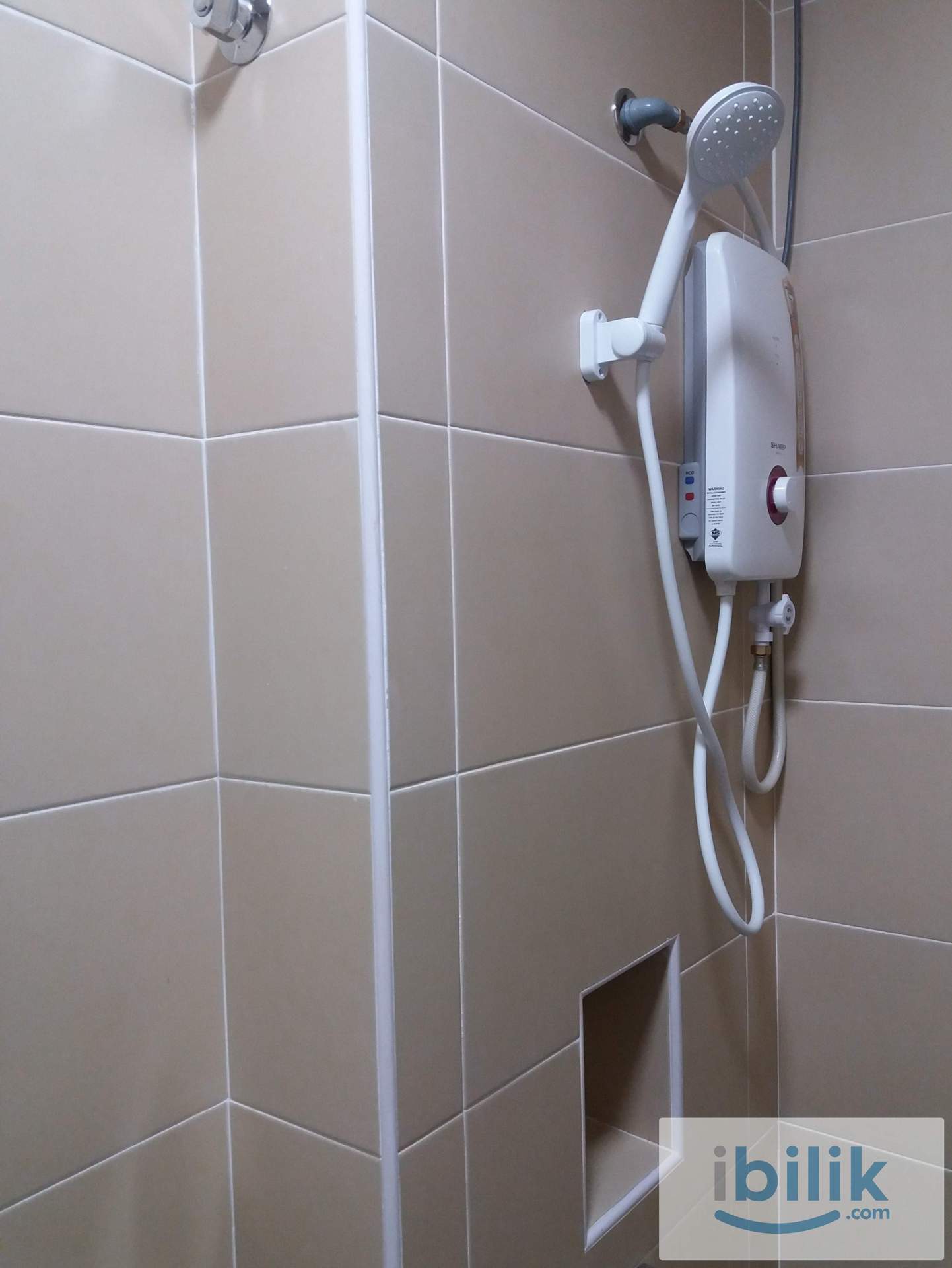 Nusa Bayu room for rent - Image 3