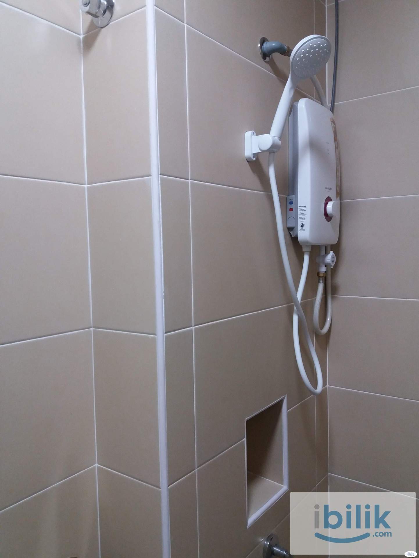 Nusa Bayu room for rent - Image 2
