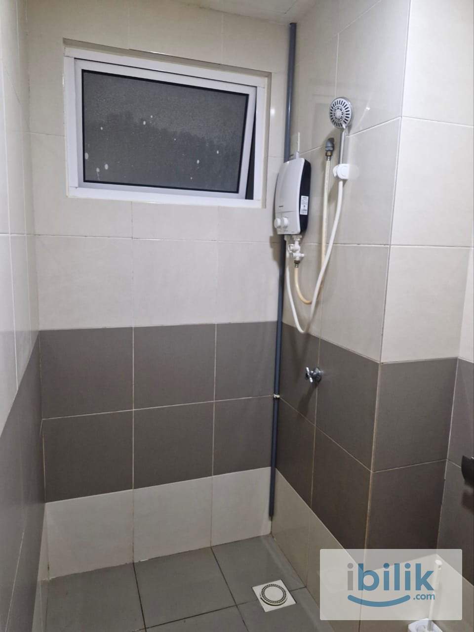 Single Big Room - Image 2
