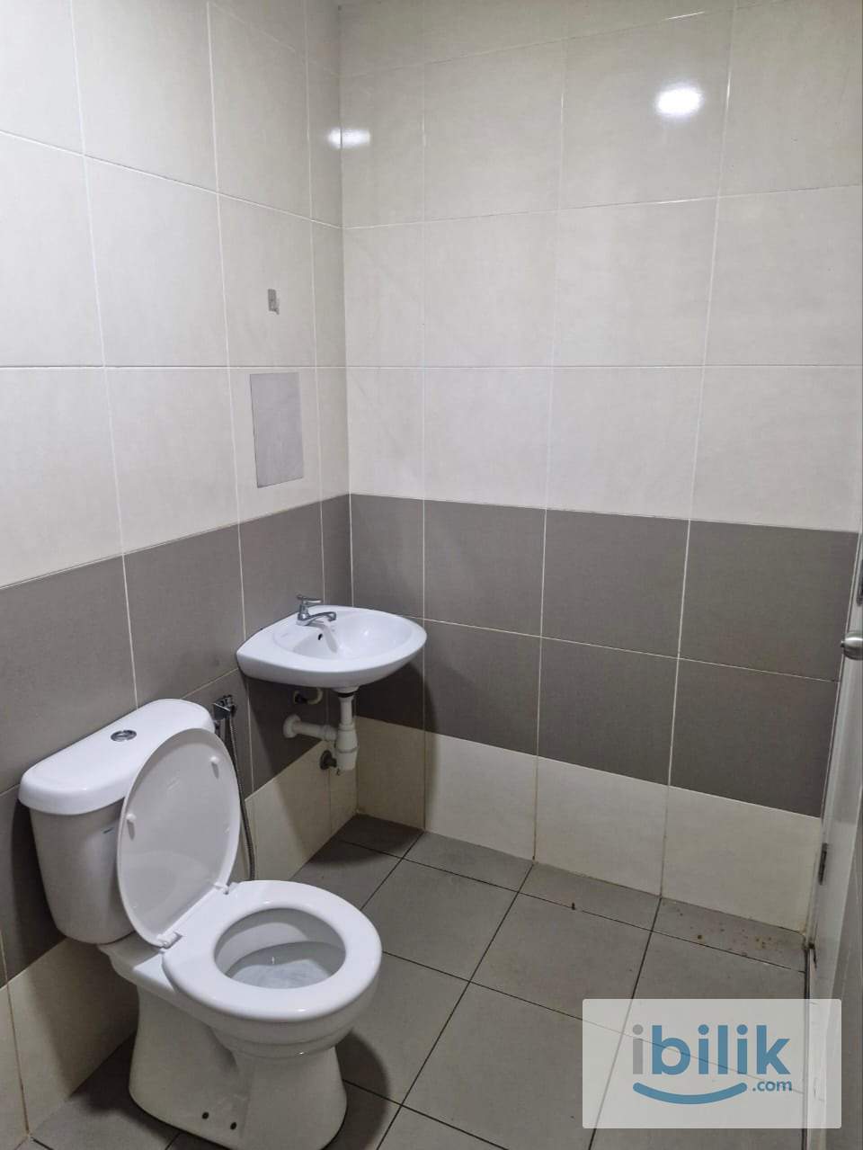 Single Big Room - Image 3