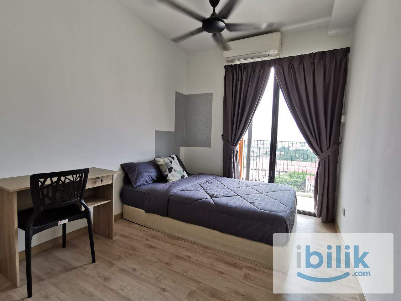 Emporis Medium Room For Rent - Image 1