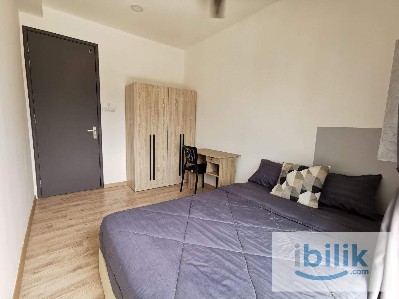 Emporis Medium Room For Rent - Image 2