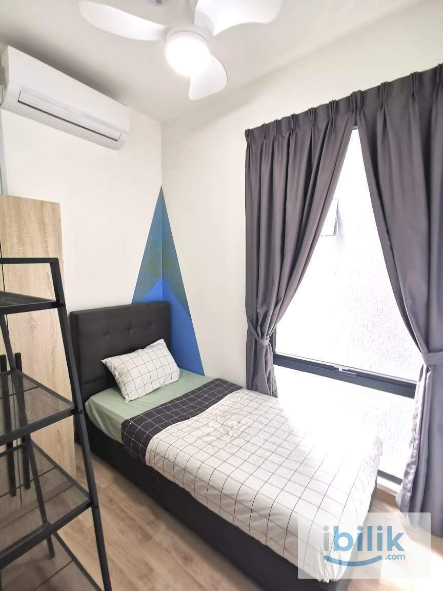 Emporis Small Room With Window For Rent - Image 2