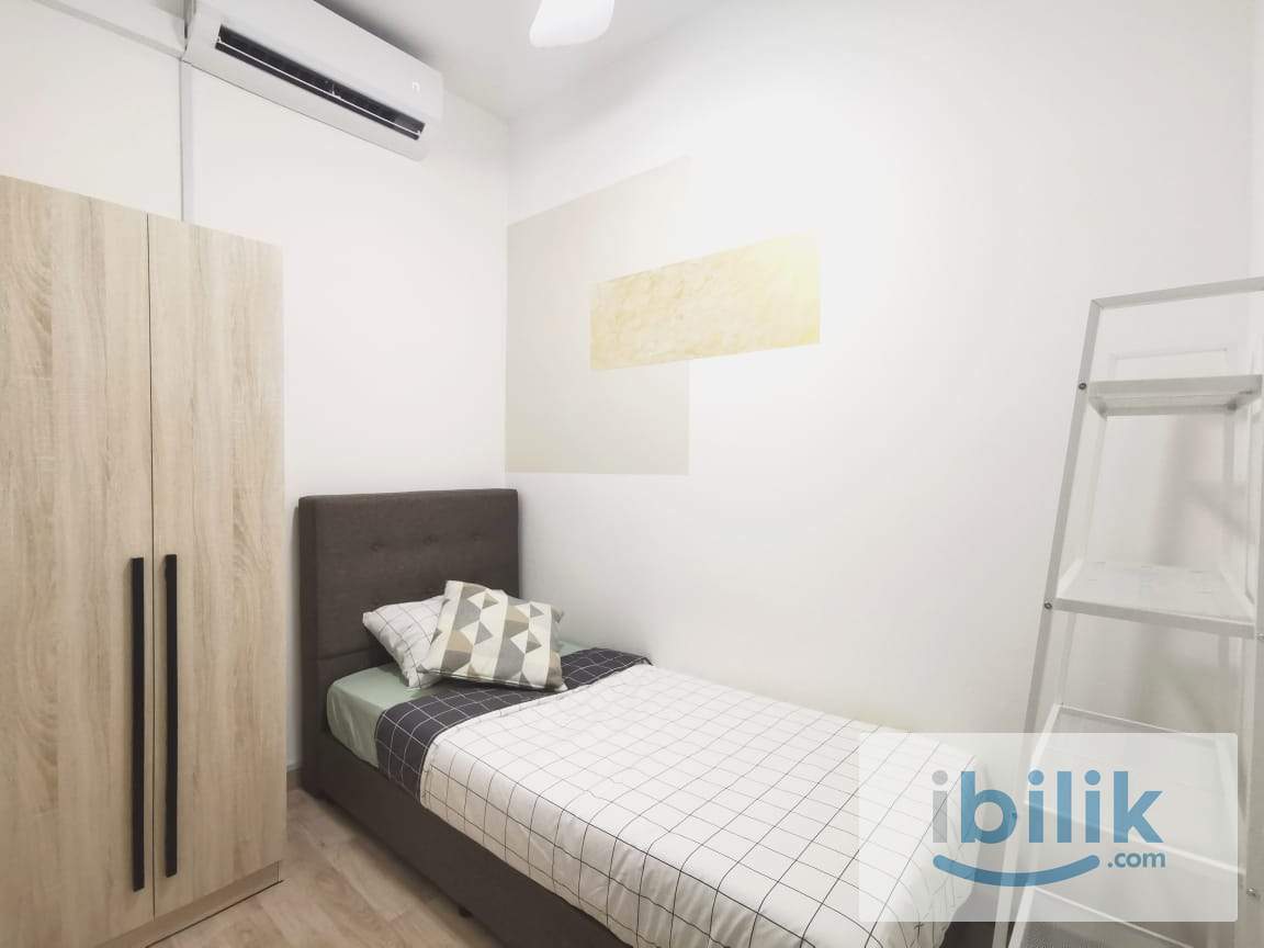 Emporis Female unit Small Roon for Rent - Image 1