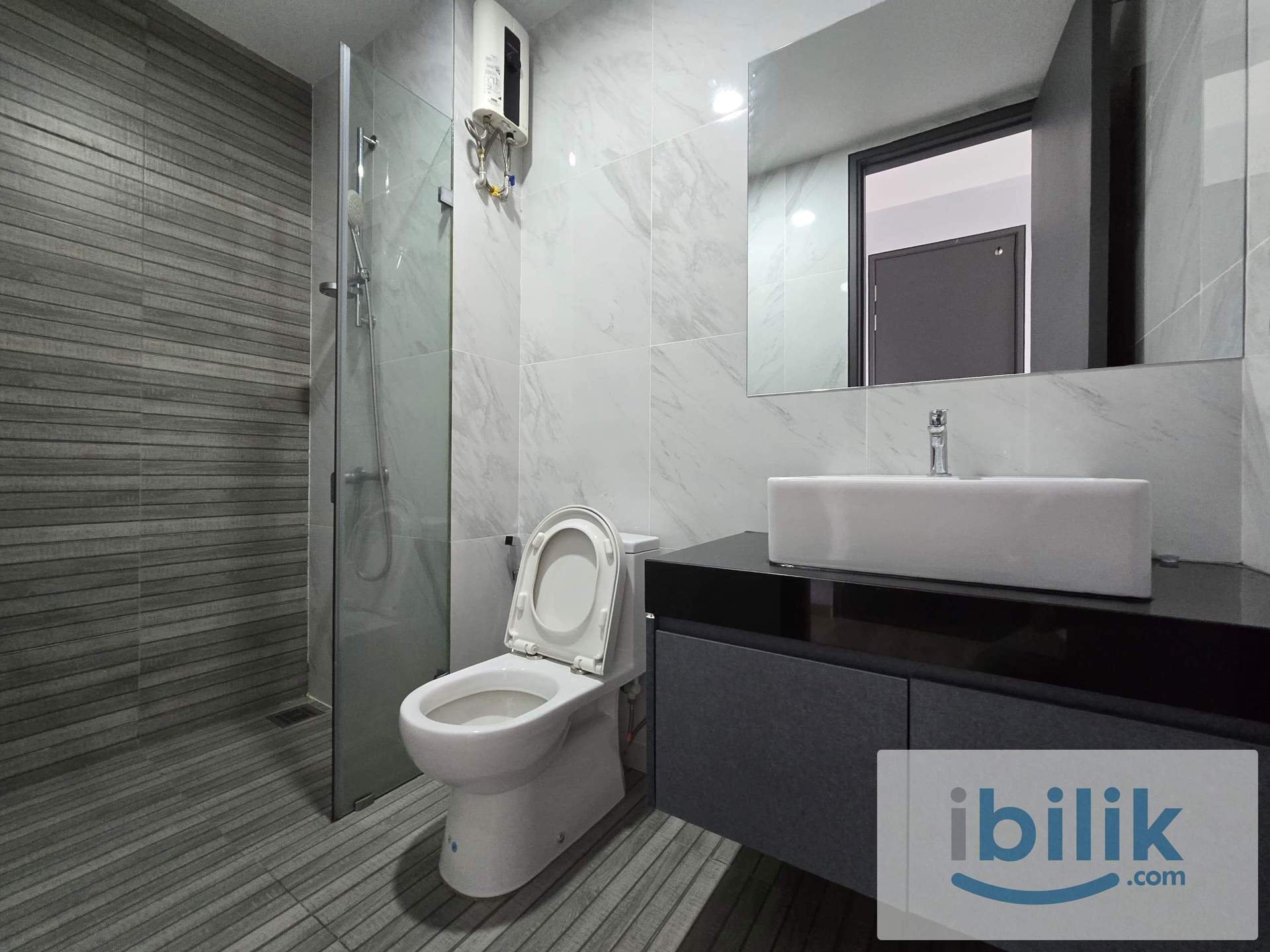 Special Promo Price For Emporis Medium Room For Rent - Image 4