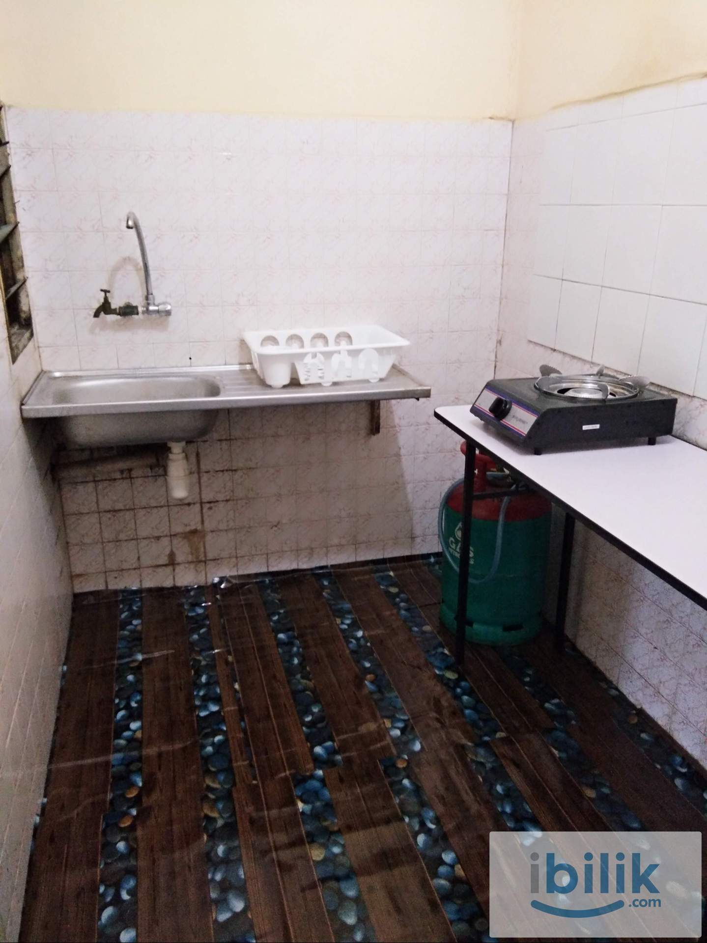 Bilik Sewa Lelaki Melayu, Medium Sharing Room Di Flat Kelompok Bunga Raya, AU3, Keramat Wangsa KL. - Image 1