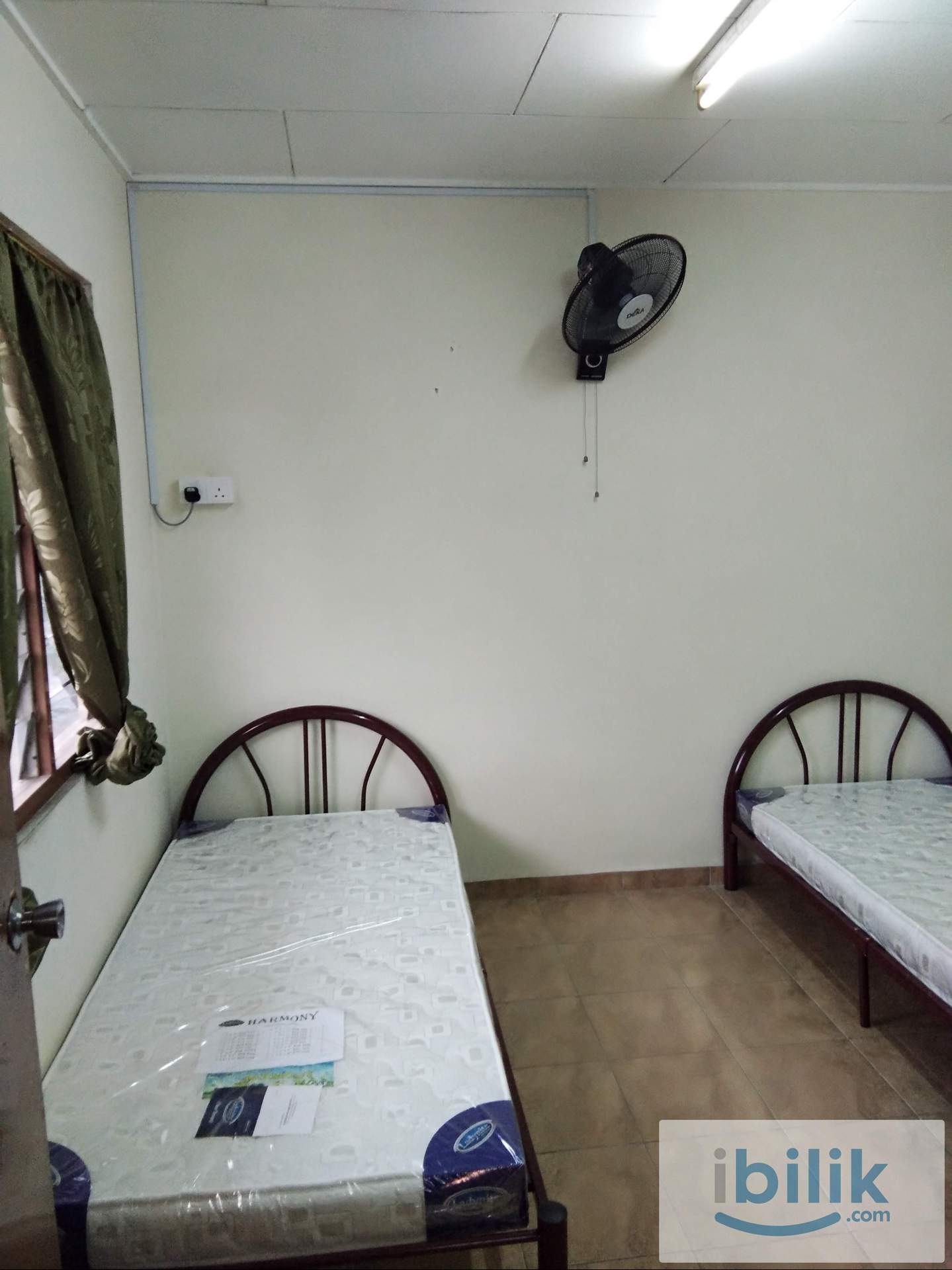 Bilik Sewa Wanita Melayu, Bilik medium di Flat Blok D2 Seksyen 2, Wangsa Maju KL. - Image 1