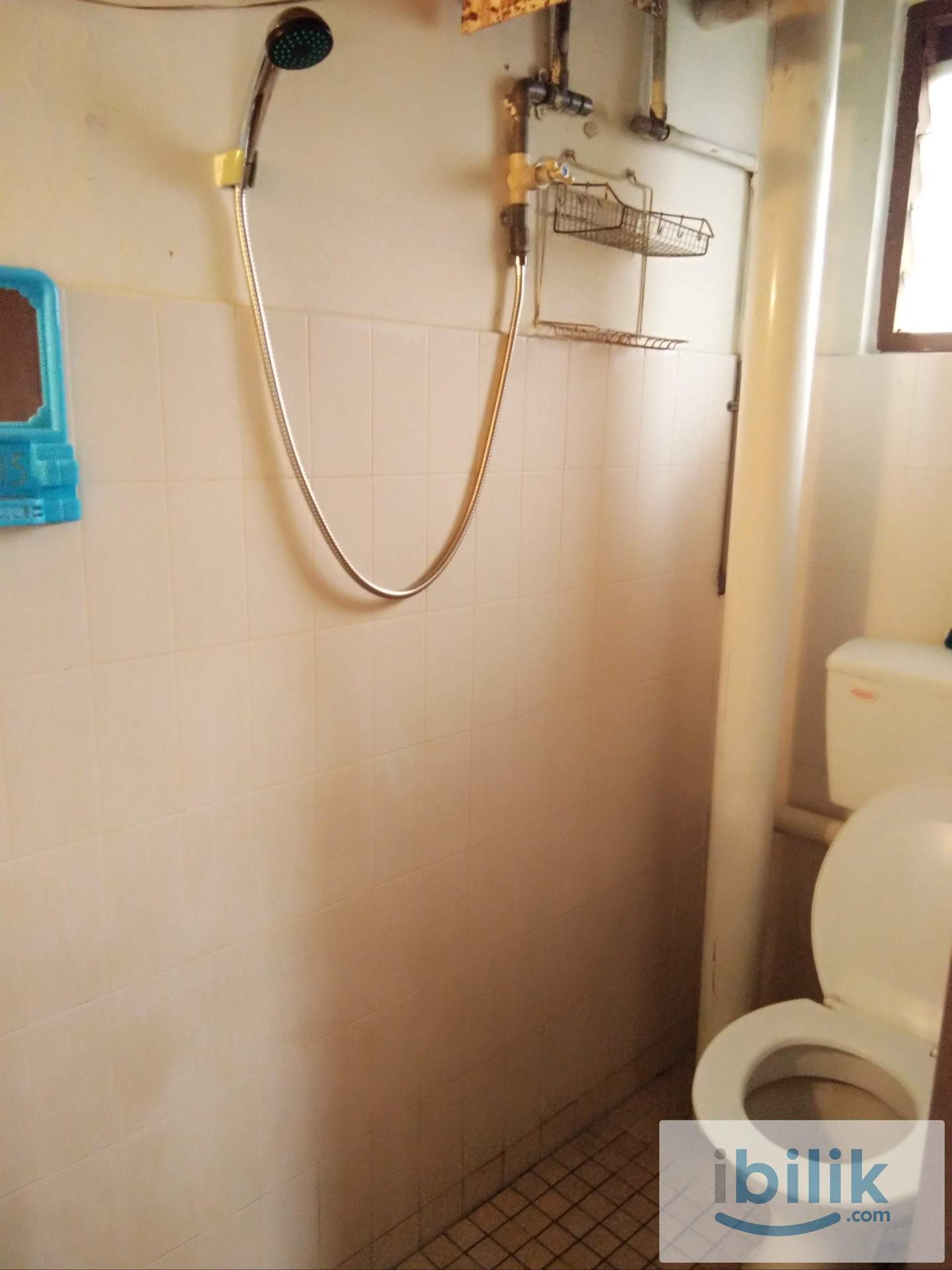 Bilik Sewa Wanita Melayu, Bilik Medium Non-Sharing di Flat Blok D2 Seksyen 2, Wangsa Maju KL. - Image 3
