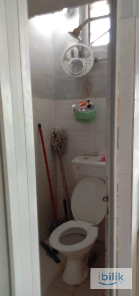 Bilik Sewa Wanita Melayu, Bilik medium Sharing di Flat Blok C1 Seksyen 1, Wangsa Maju KL. - Image 3