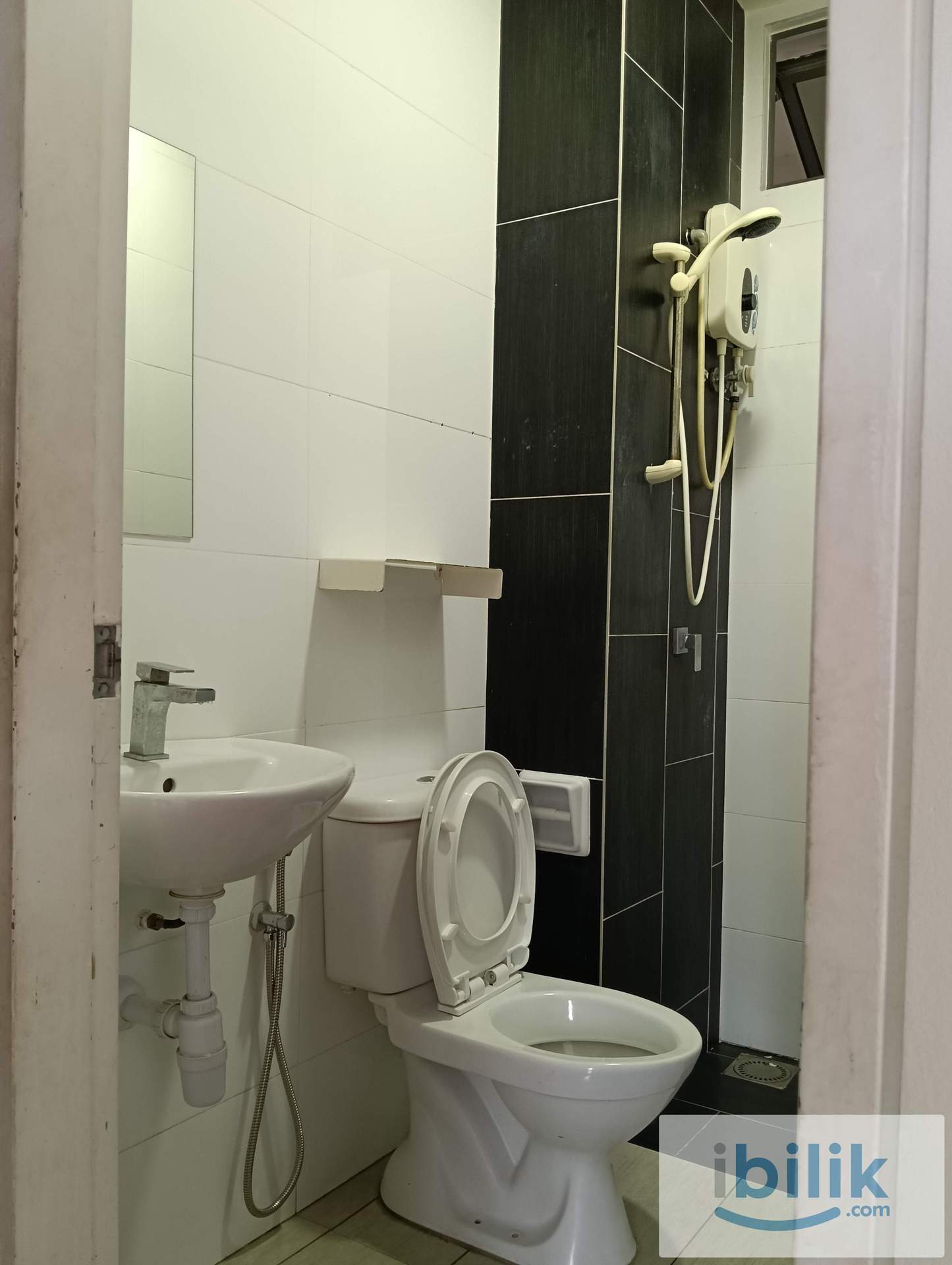 Bilik Sewa Lelaki Melayu, Medium Small Room Non Sharing di Condo Season Garden Wangsa Maju. - Image 3