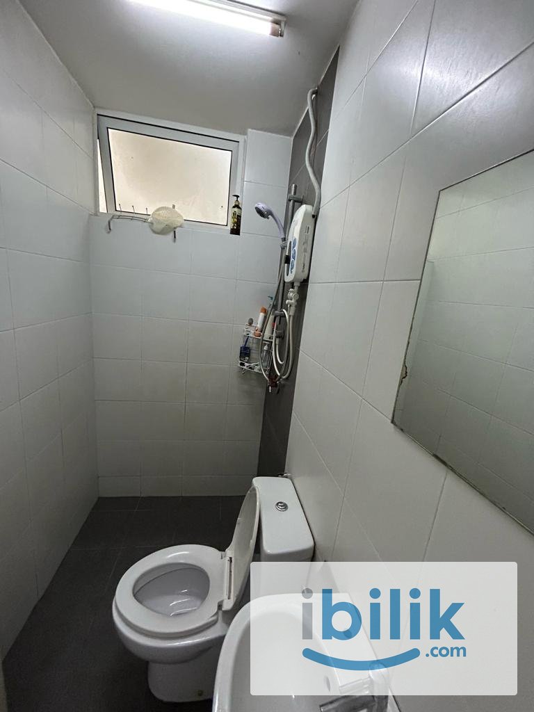 😍 5 mins walk to LRT 😍 Inclusive of Utilities 😍Free Wifi 😍Free Cleaning 😍Fully furnished Single Room at Pacific Place  - Image 2