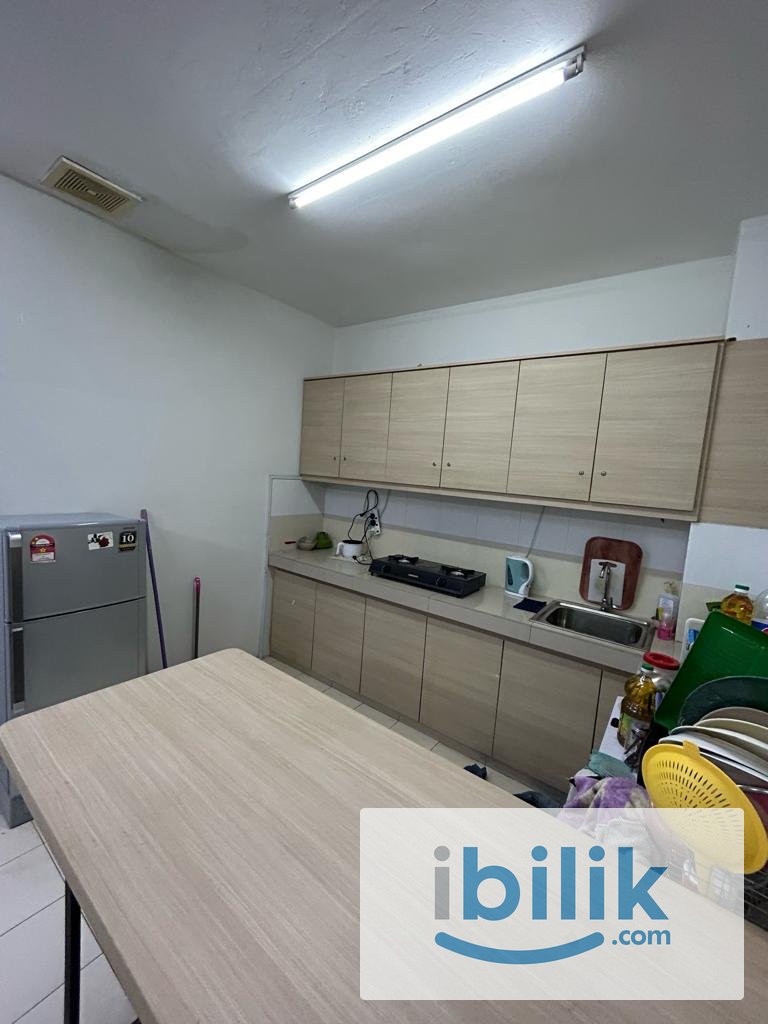 😍 5 mins walk to LRT 😍 Inclusive of Utilities 😍Free Wifi 😍Free Cleaning 😍Fully furnished Single Room at Pacific Place  - Image 3