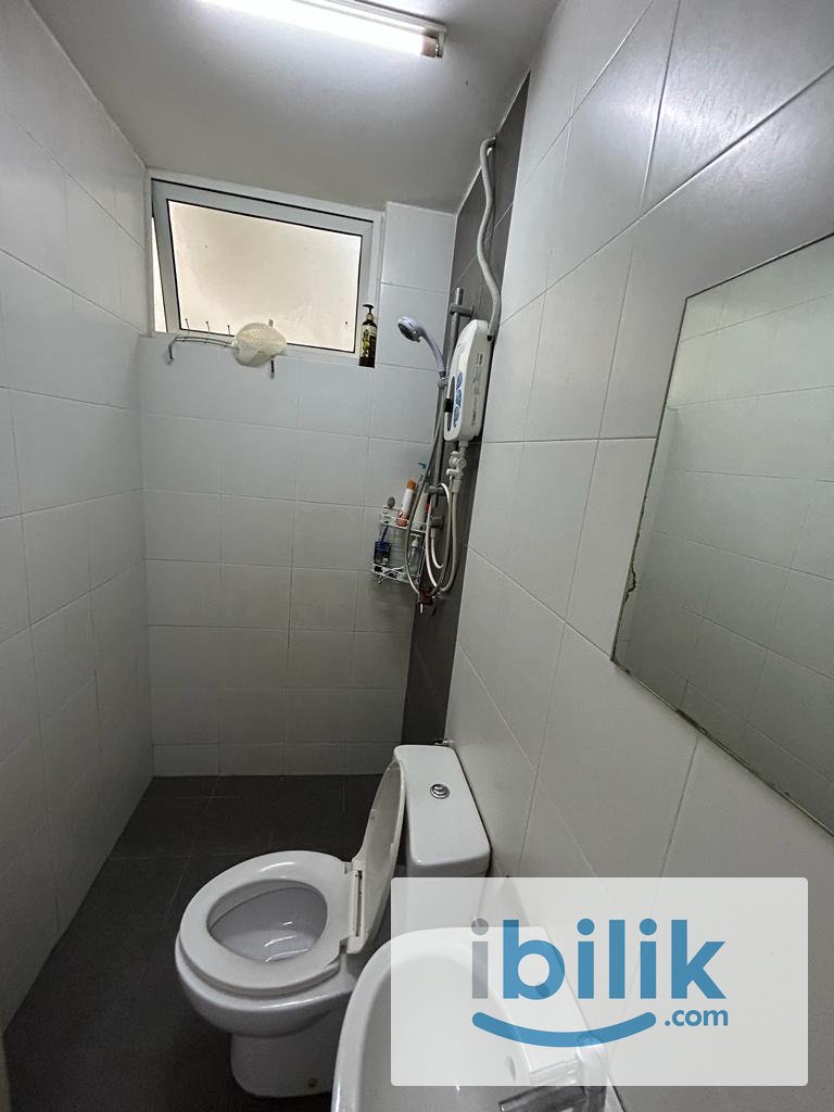 😍 5 mins walk to LRT 😍 Inclusive of Utilities 😍Free Wifi 😍Free Cleaning 😍Fully furnished Single Room at Pacific Place - Image 3