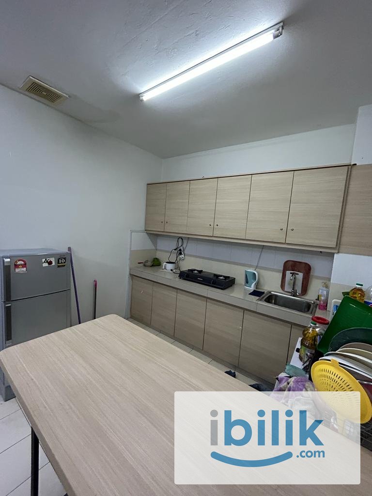 😍 5 mins walk to LRT 😍 Inclusive of Utilities 😍Free Wifi 😍Free Cleaning 😍Fully furnished Single Room at Pacific Place - Image 4