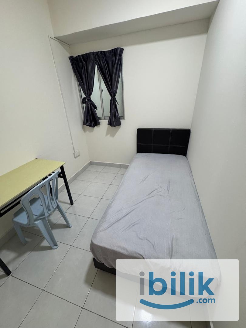 😍 5 mins walk to LRT 😍 Inclusive of Utilities 😍Free Wifi 😍Free Cleaning 😍Fully furnished Medium Room at Main Place - Image 1