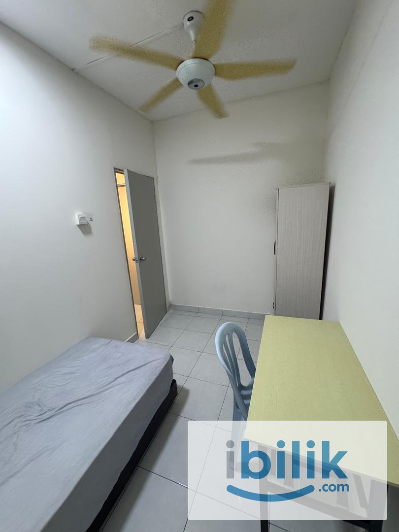 😍 5 mins walk to LRT 😍 Inclusive of Utilities 😍Free Wifi 😍Free Cleaning 😍Fully furnished Medium Room at Main Place - Image 2