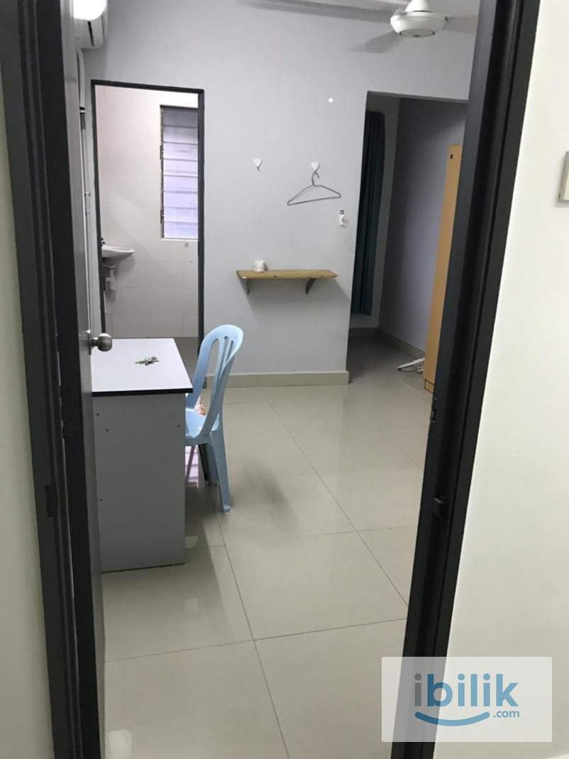 Bandar Sunway Medium room c/w air cond,water and wifi  bill $550  @ jalan pjs7/7j for Malaysian Chinese female only  - Image 1