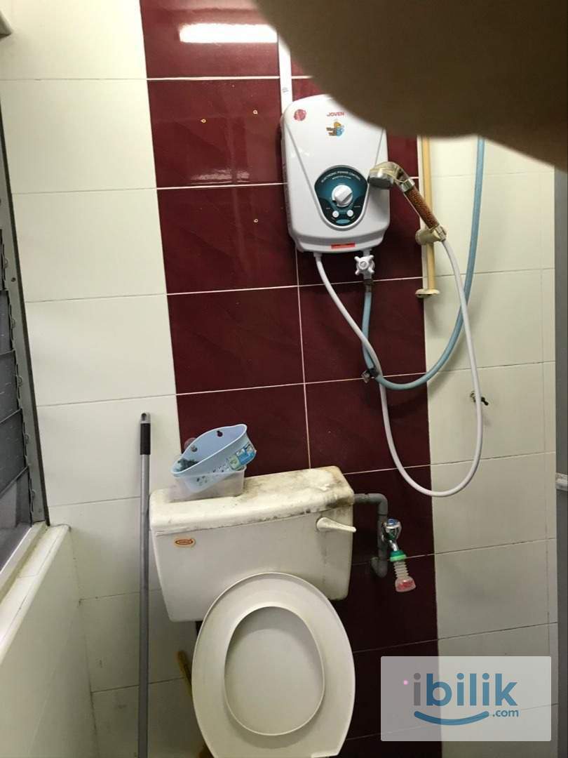 Bandar Sunway Medium room c/w air cond,water and wifi  bill $550  @ jalan pjs7/7j for Malaysian Chinese female only  - Image 3