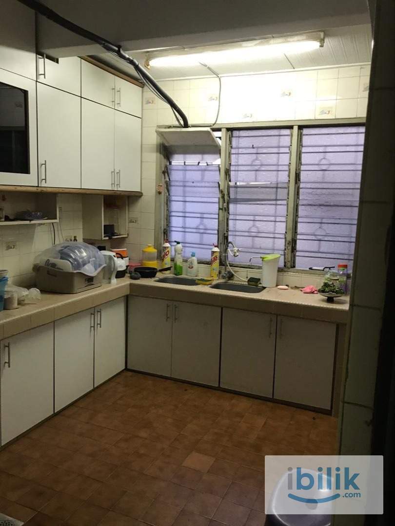 Bandar Sunway Medium room c/w air cond,water and wifi  bill $550  @ jalan pjs7/7j for Malaysian Chinese female only  - Image 4