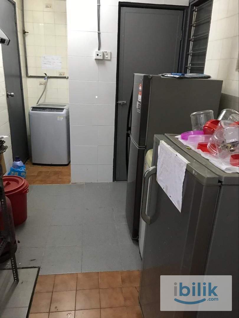 Bandar Sunway Medium room c/w air cond,water and wifi  bill $550  @ jalan pjs7/7j for Malaysian Chinese female only  - Image 5