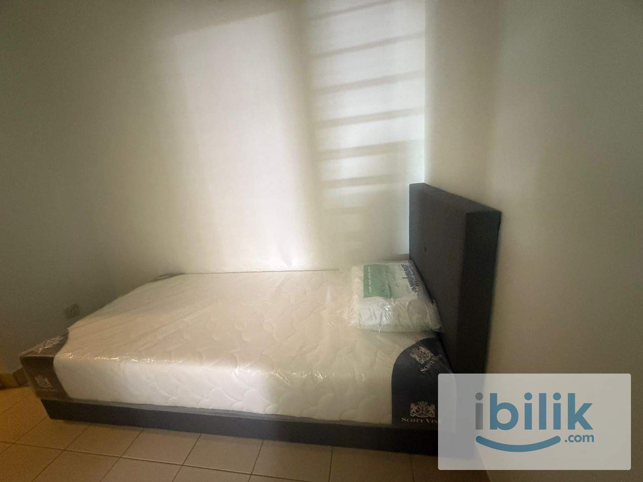 Medium room @ Casa Tropicana - Image 10
