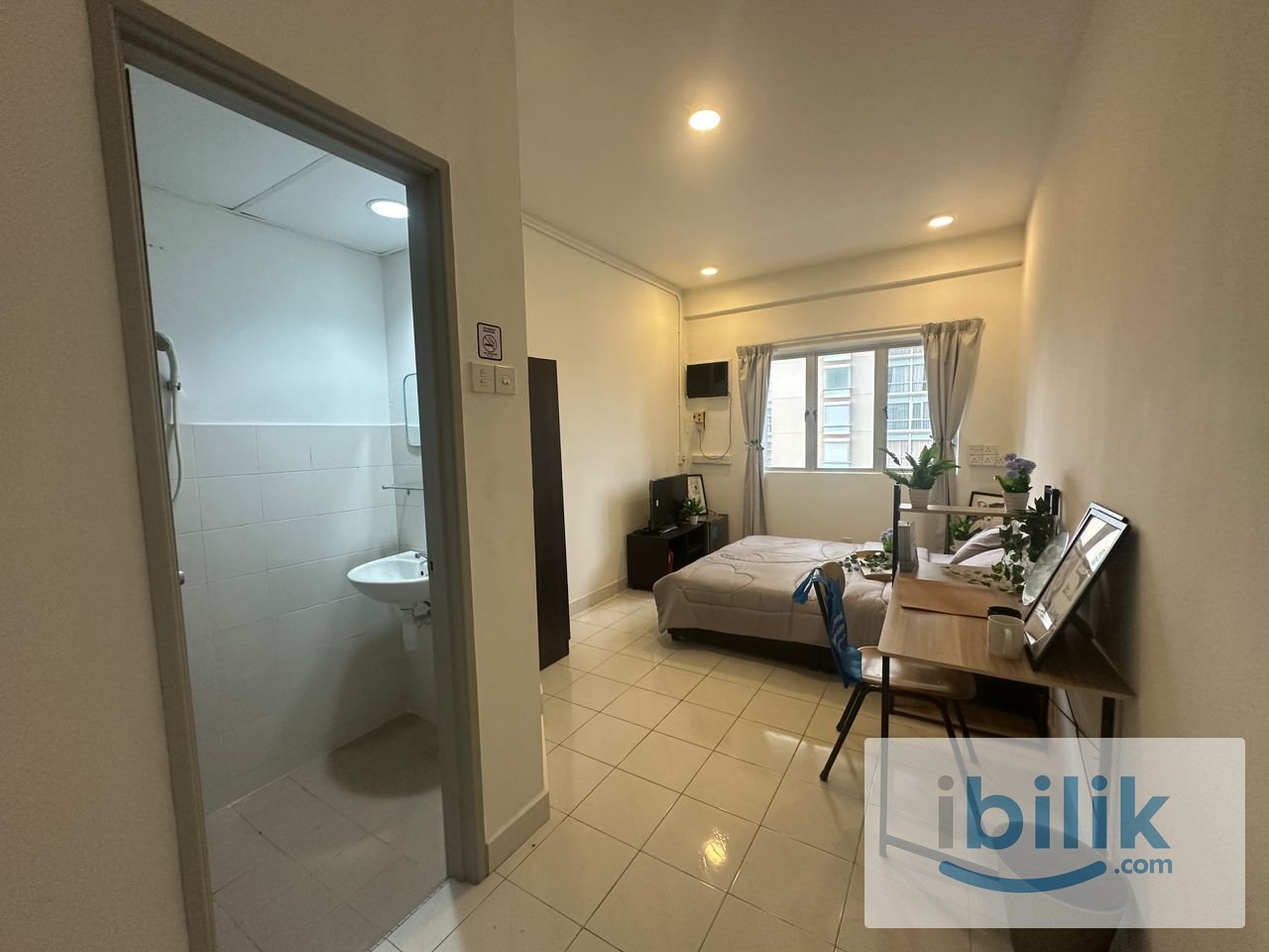 2Min Walk to MRT 🏔[ Bukit Damansara D28 Master Room ] Fully Furnished Queen Bed with & Bathroom - Image 2
