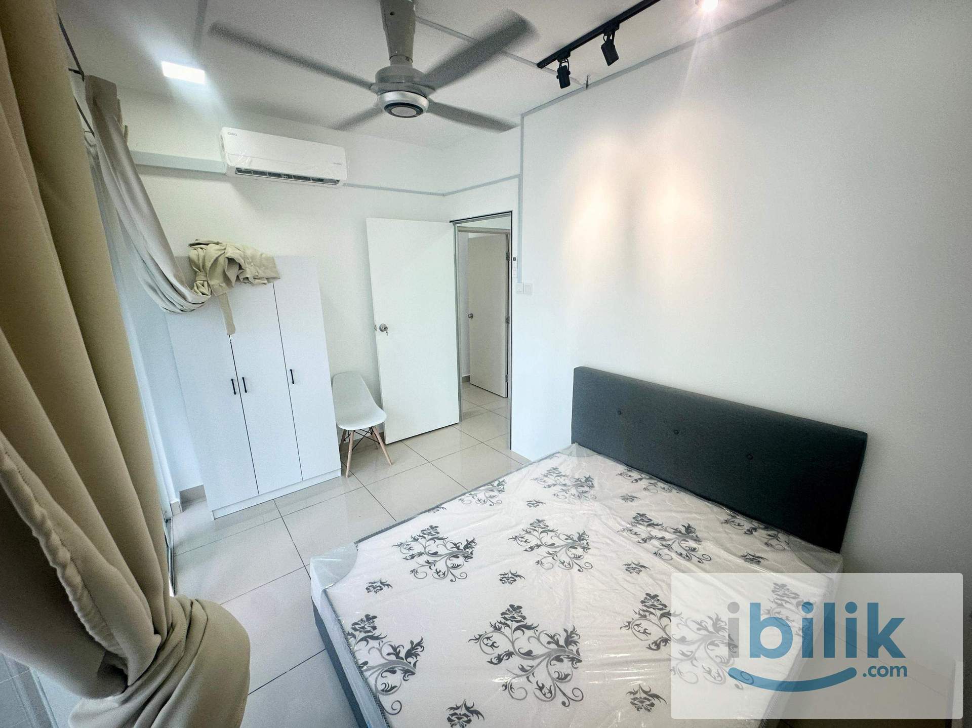 (Female Unit)☀5 min walk to LRT Ara Damansara !! Middle Room at Pacific Place - Image 2