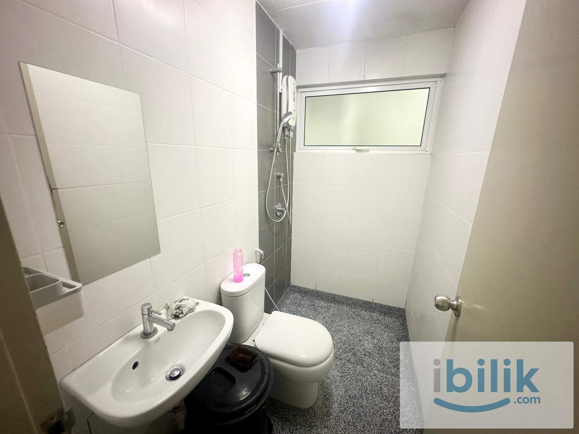 (Female Unit)☀5 min walk to LRT Ara Damansara !! Middle Room at Pacific Place - Image 4