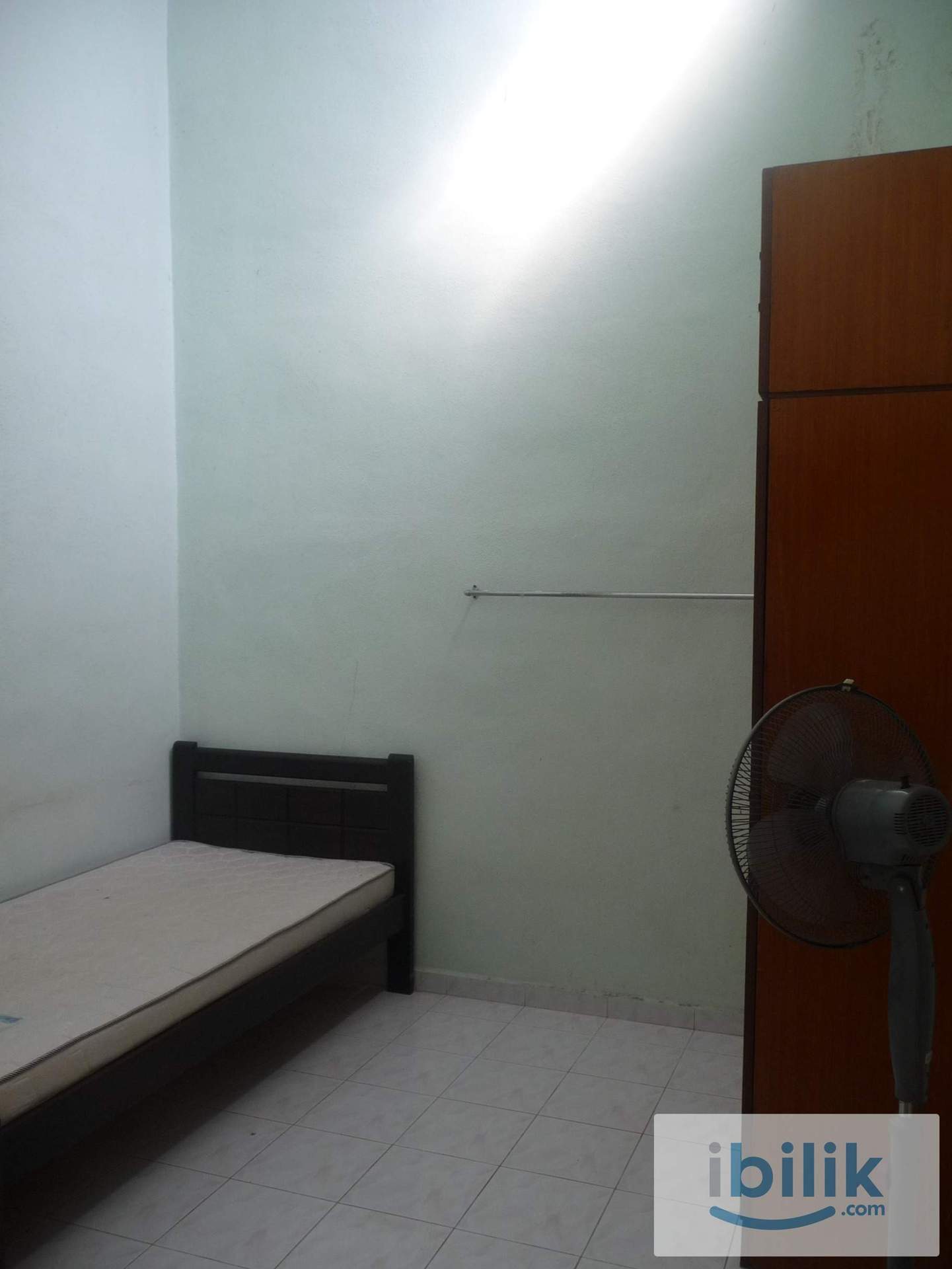 Middle room - Image 1