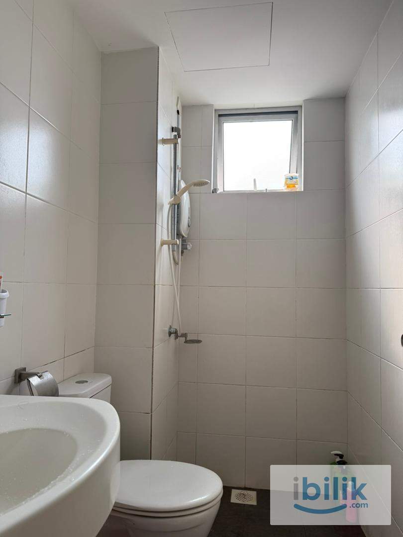 Platinum Teratai Fully Furnished Master Room for Rent - Image 4